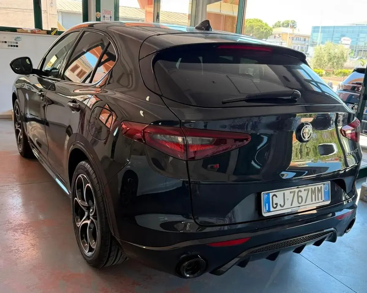Usata Alfa Romeo Stelvio Veloce 209 CV (153 kW) 2022 Nero SUV
