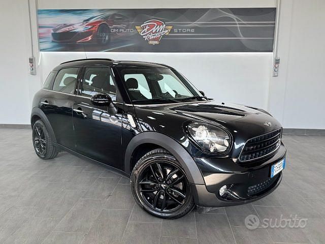 Usata Mini Park Lane Countryman 111 CV (81 kW) 2017 Nero SUV