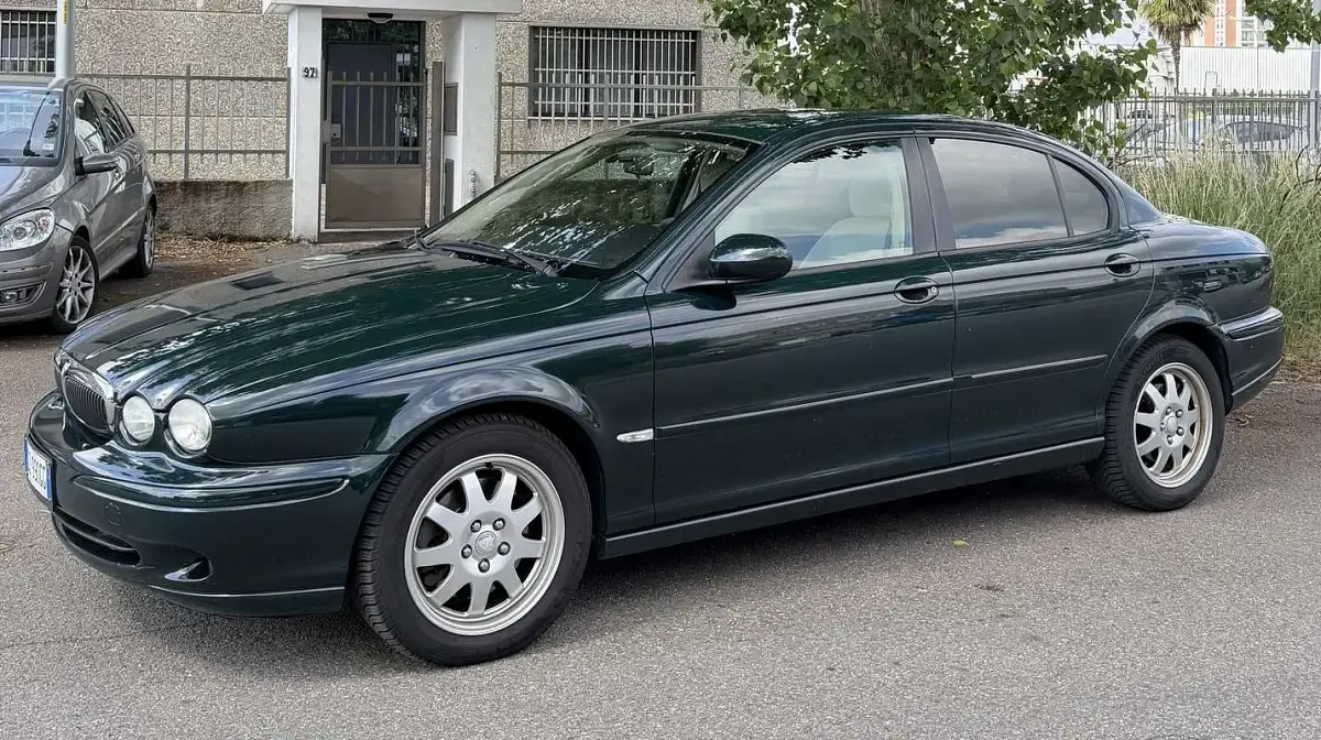 Usata Jaguar X-type Executive 131 CV (96 kW) 2006 Verde Berlina