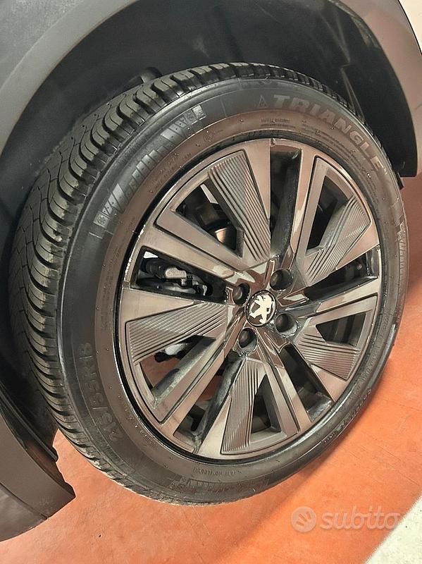 Usata Peugeot 2008 GT-line 131 CV (96 kW) 2020 Bianco SUV