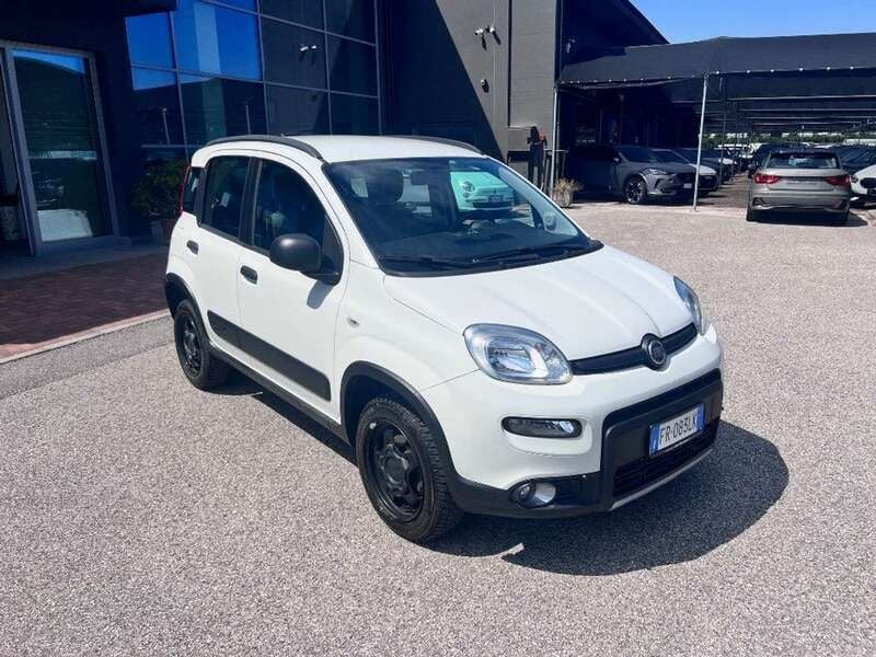 Usata Fiat Panda 4x4 S 95 CV (69 kW) 2018 Bianco Utilitaria