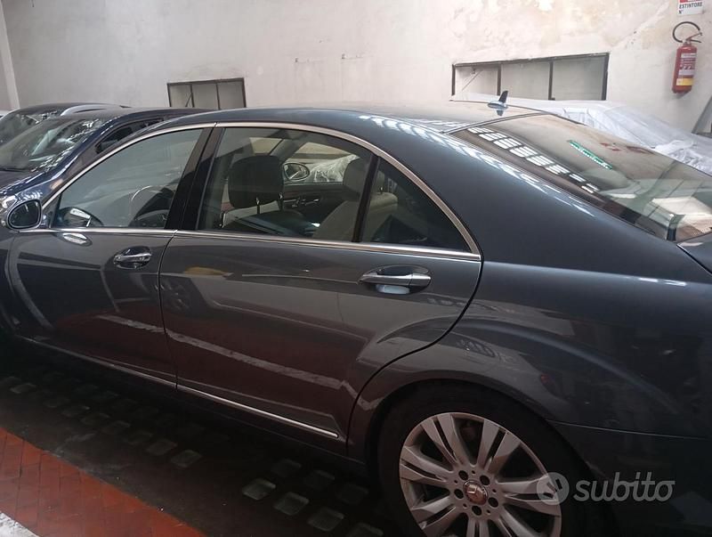 Usata Mercedes S500 388 CV (285 kW) 2008 Grigio Berlina