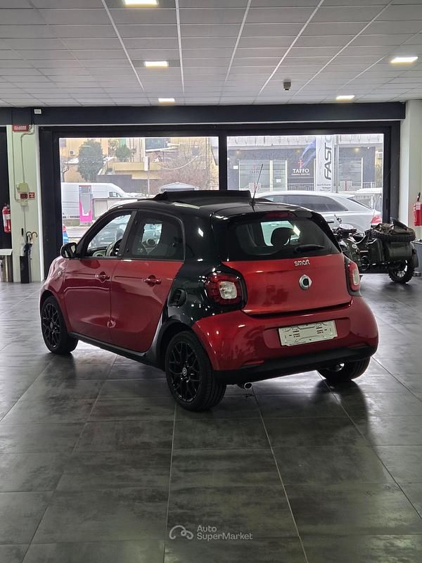 Usata Smart ForFour 91 CV (66 kW) 2016 Rosso Utilitaria