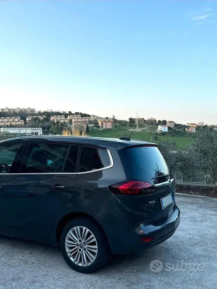 Usata Opel Zafira 150 CV (110 kW) 2016 Monovolume