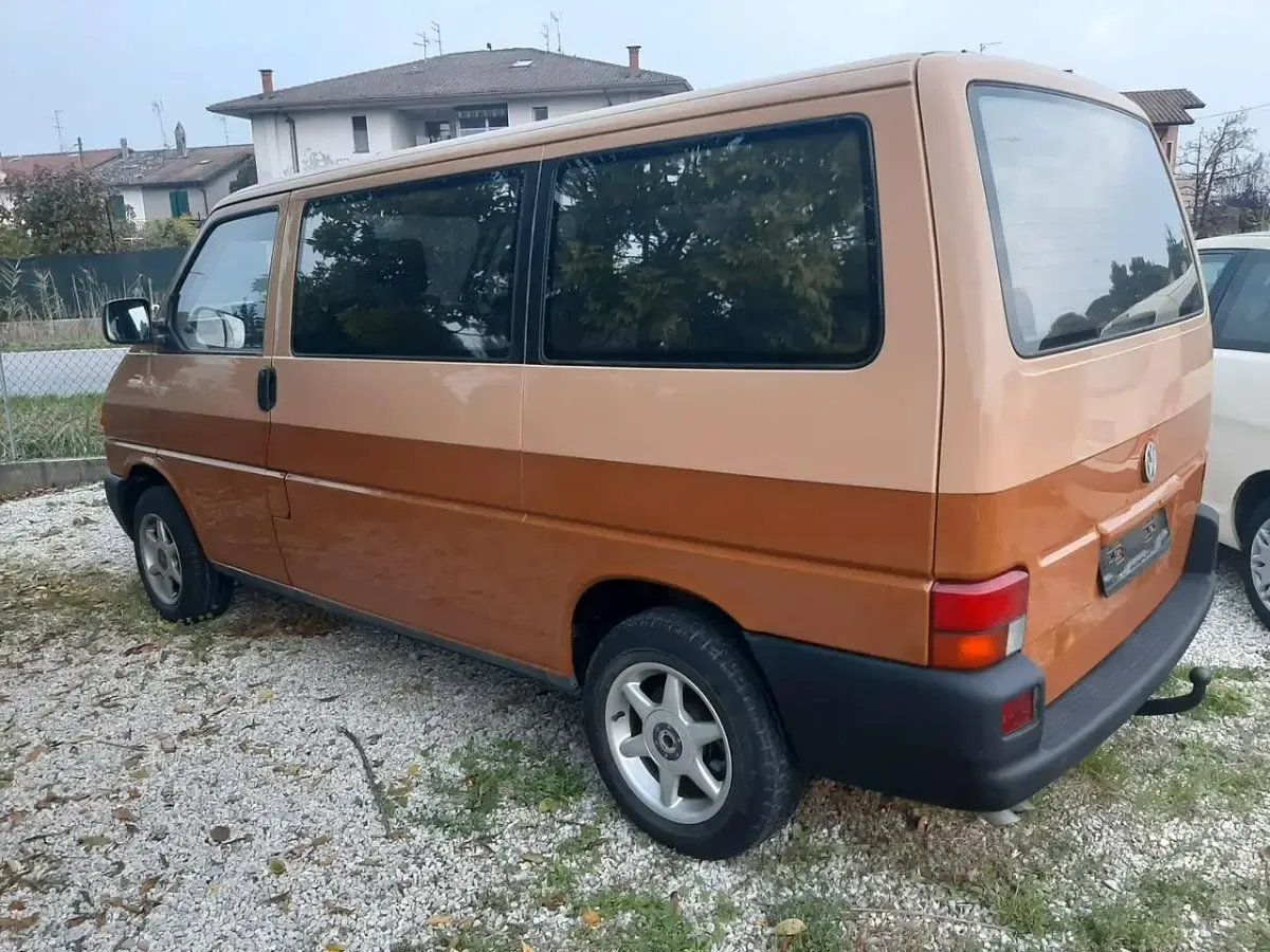 Usata VW Caravelle 67 CV (49 kW) 1998 Marrone Furgone