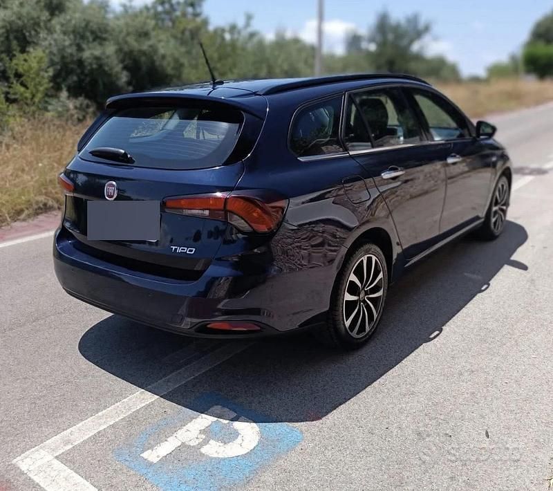 Usata Fiat Tipo 120 CV (88 kW) 2018 Blu Station wagon