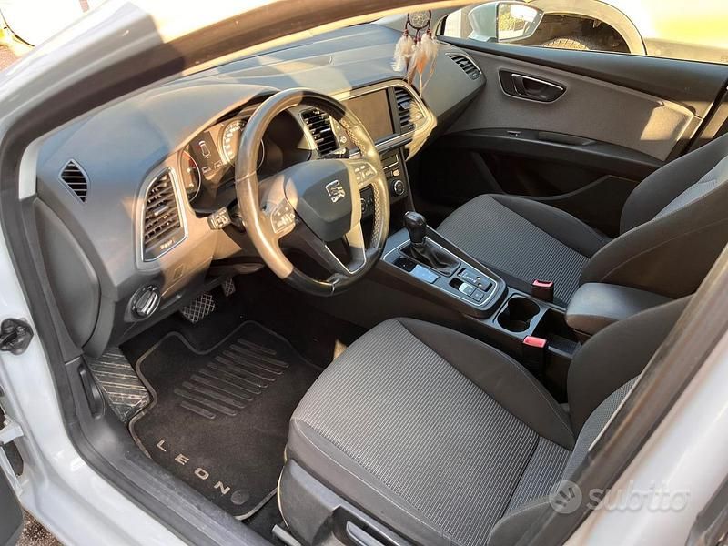 Usata Seat Leon ST Business 150 CV (110 kW) 2018 Bianco Station wagon