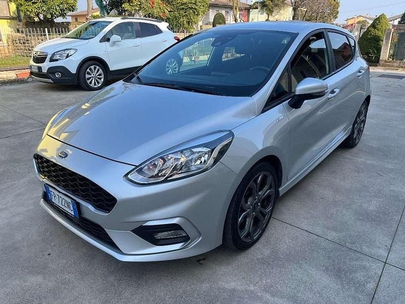 Usata Ford Fiesta ST-Line 125 CV (91 kW) 2018 Argento Utilitaria