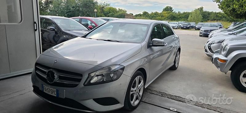 Usata Mercedes A180 Premium 108 CV (79 kW) 2015 Grigio Berlina