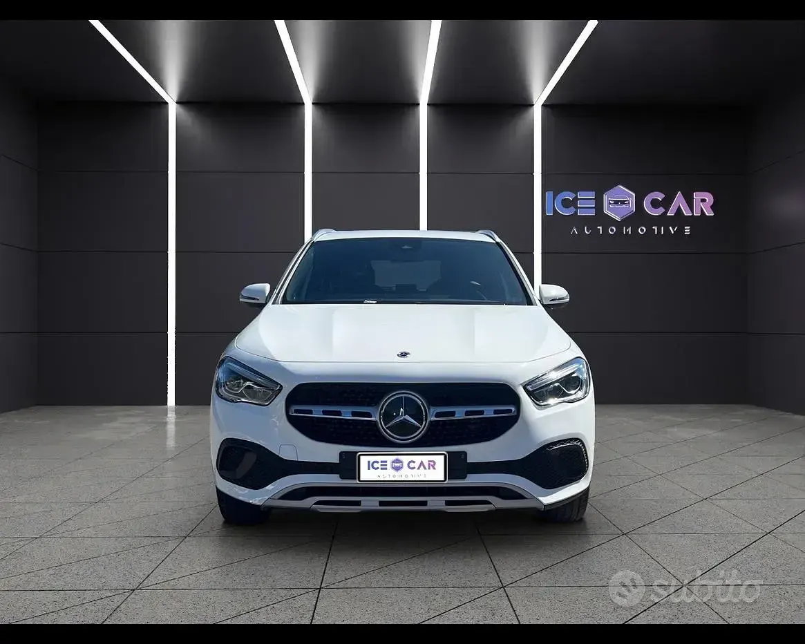 Usata Mercedes GLA180 Premium 116 CV (85 kW) 2023 Bianco SUV