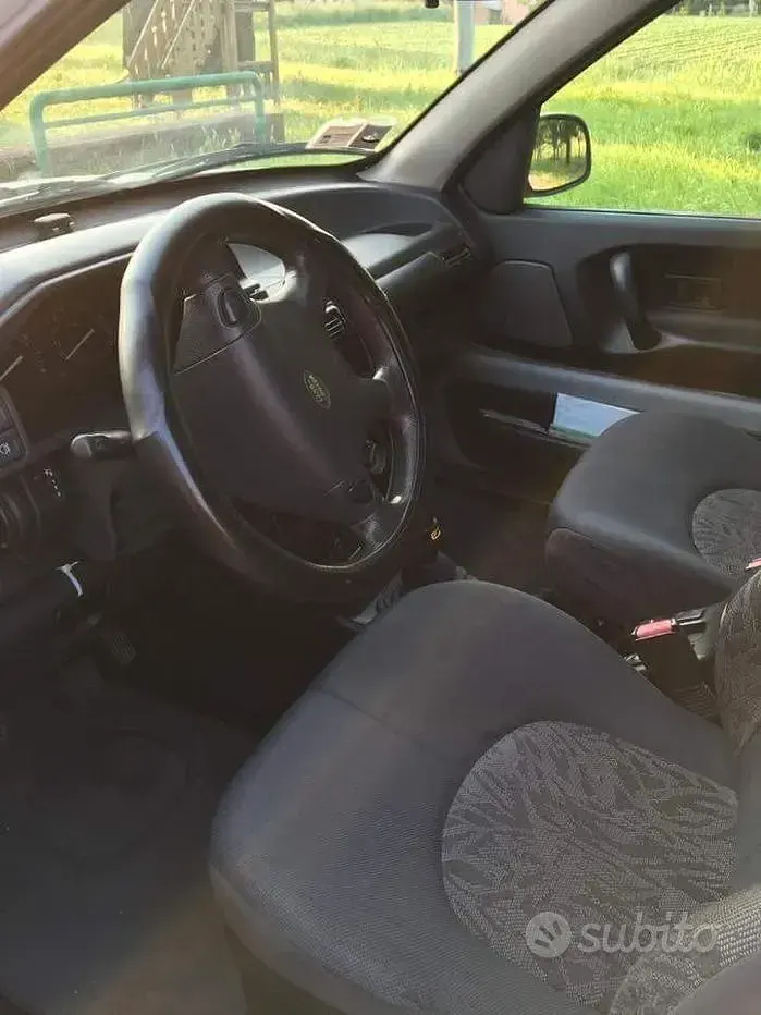 Usata Land Rover Freelander 117 CV (86 kW) 2002 Grigio SUV