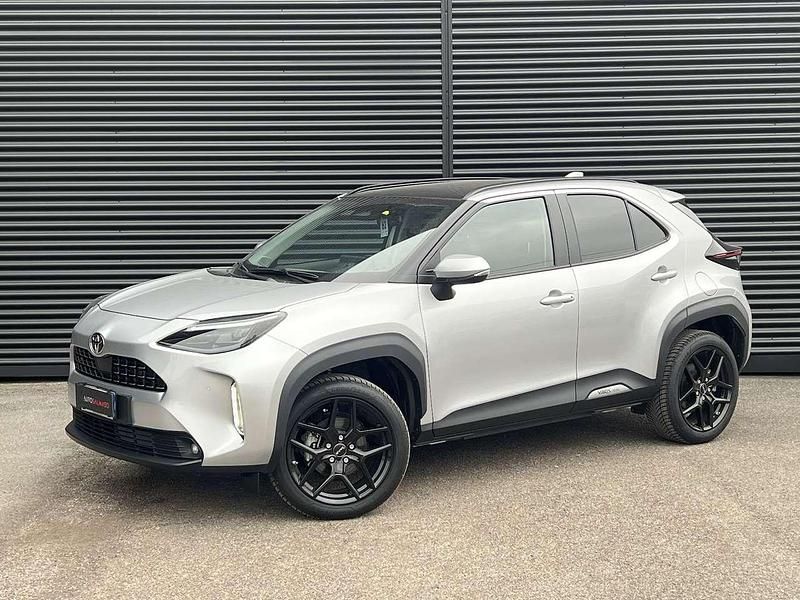 Usata Toyota Yaris Cross Lounge 131 CV (96 kW) 2024 Argento SUV