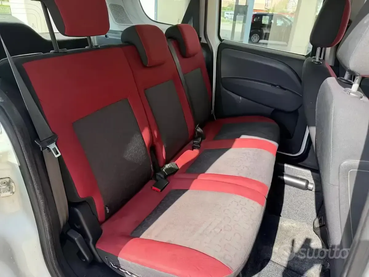 Usata Fiat Doblò Dynamic 120 CV (88 kW) 2014 Bianco Monovolume