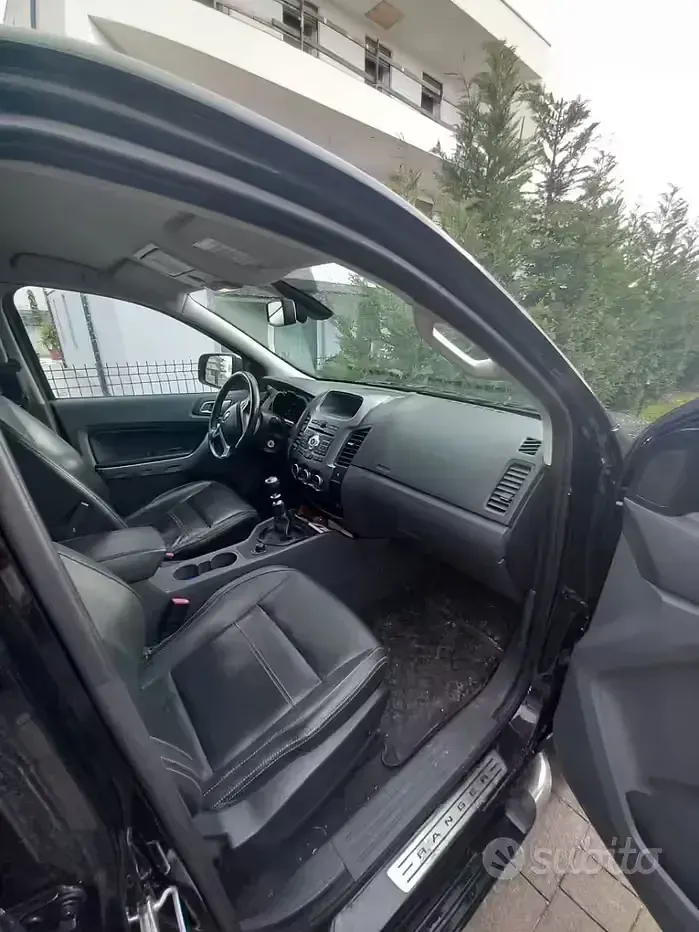 Usata Ford Ranger 160 CV (117 kW) 2015 Nero Pick-up