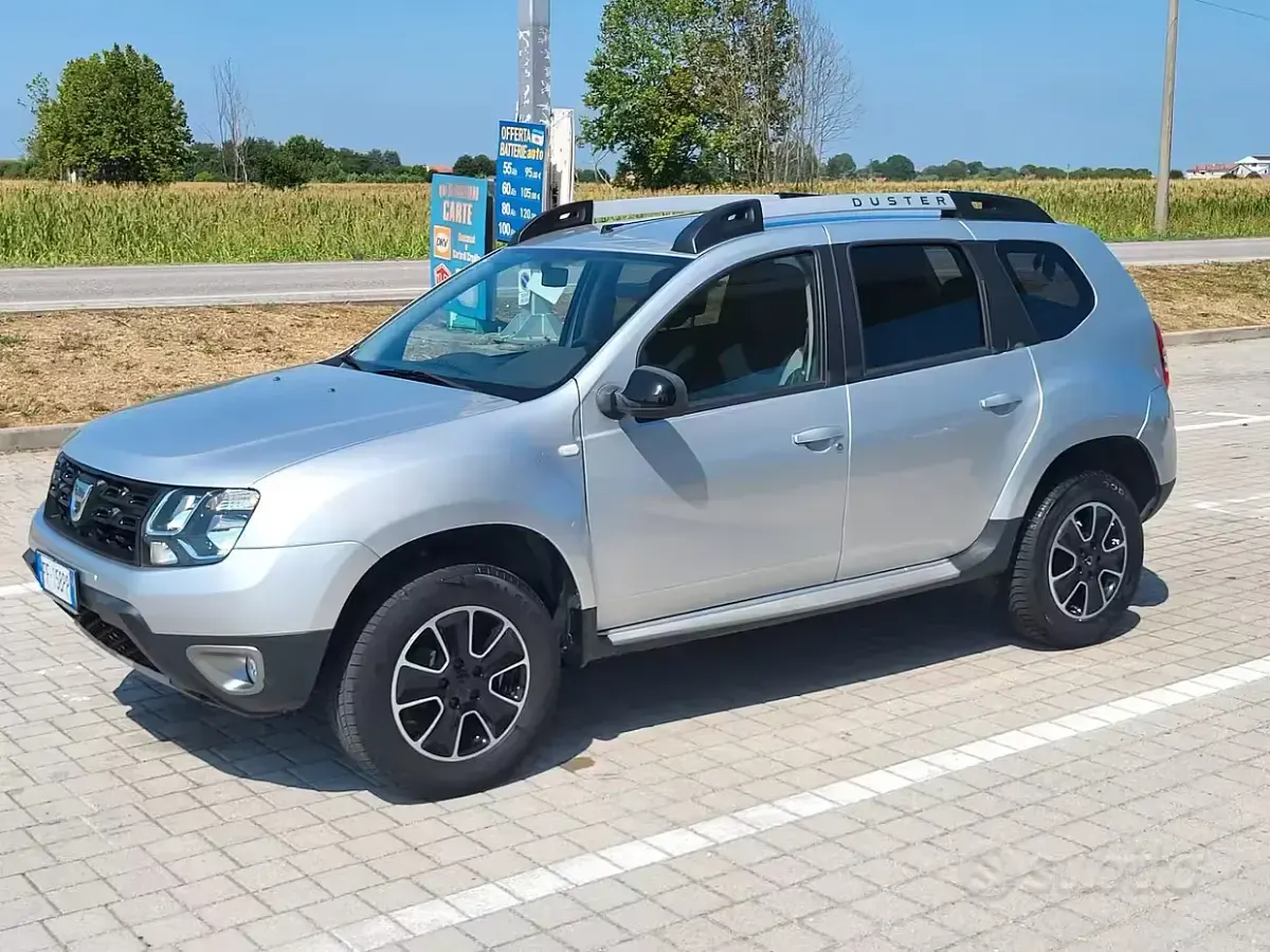 Usata Dacia Duster Ambiance 109 CV (80 kW) 2016 Grigio SUV