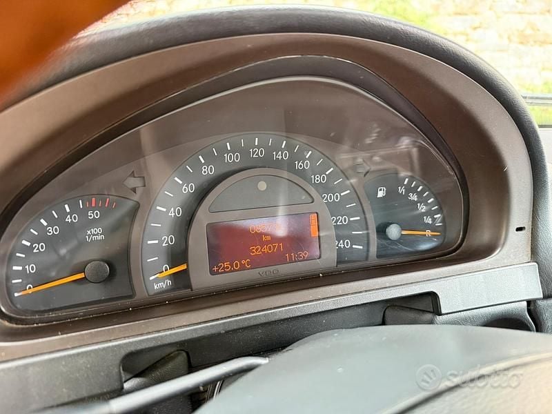 Usata Mercedes G270 156 CV (114 kW) 2003 Argento SUV