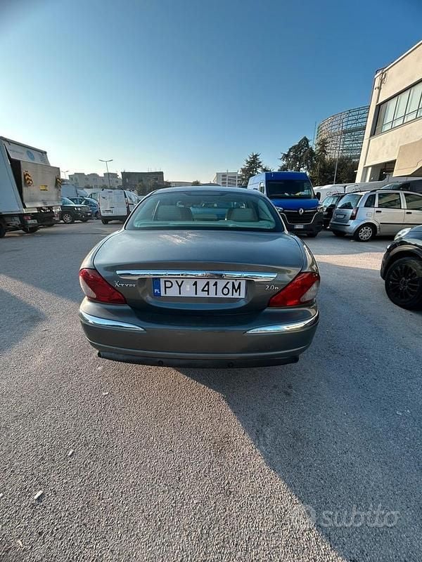 Usata Jaguar X-type 131 CV (96 kW) 2005 Grigio Berlina