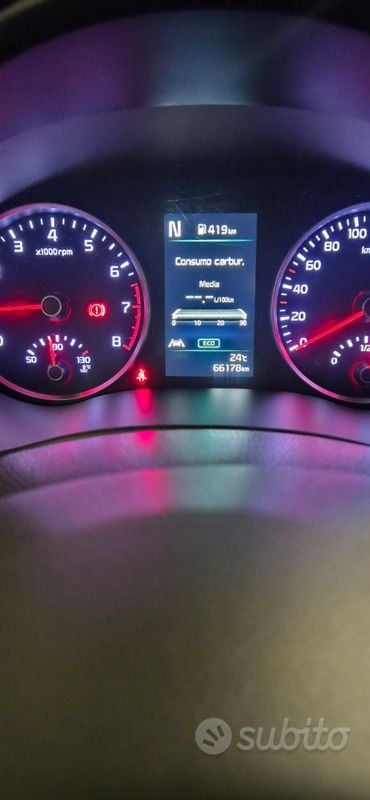 Usata Kia Stonic 100 CV (73 kW) 2021 Bianco SUV