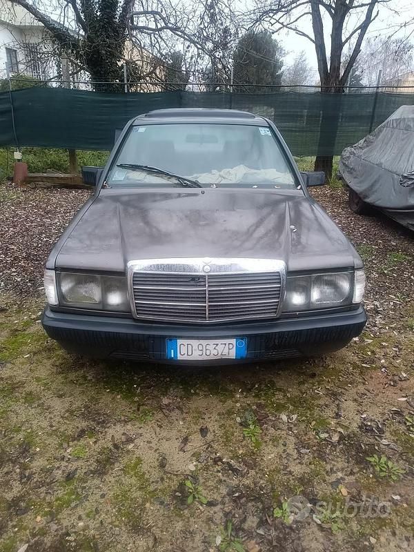 Usata Mercedes 190 122 CV (89 kW) 1983 Grigio Berlina