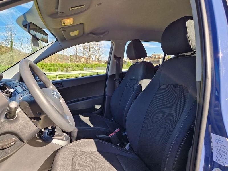 Usata Hyundai i10 67 CV (49 kW) 2017 Blu/azzurro Utilitaria