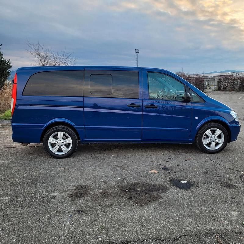 Begagnad Mercedes Vito 136 HK (100 kW) 2011 Blå Van