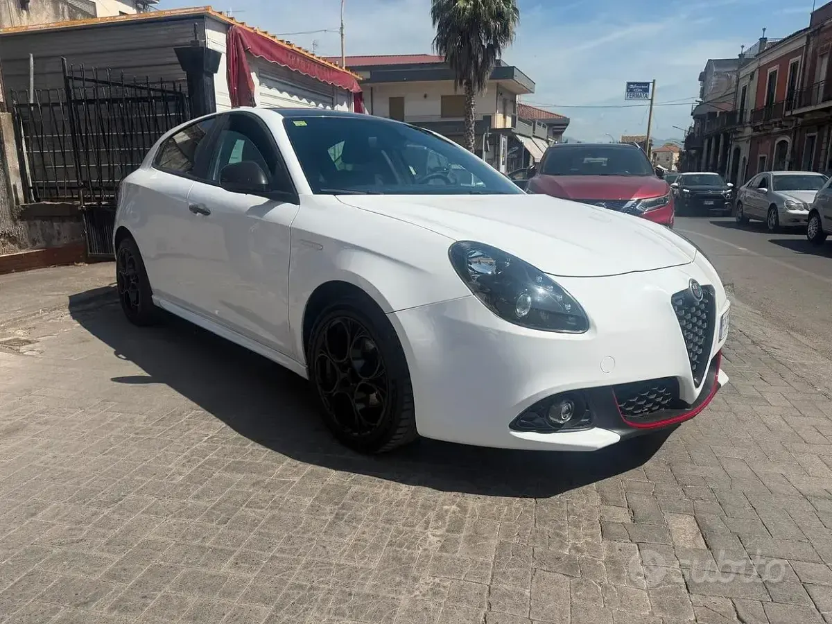 Usata Alfa Romeo Giulietta Super 120 CV (88 kW) 2017 Bianco Utilitaria