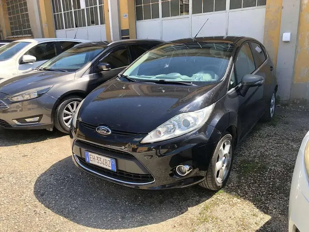Usata Ford Fiesta Titanium 71 CV (52 kW) 2011 Nero Berlina