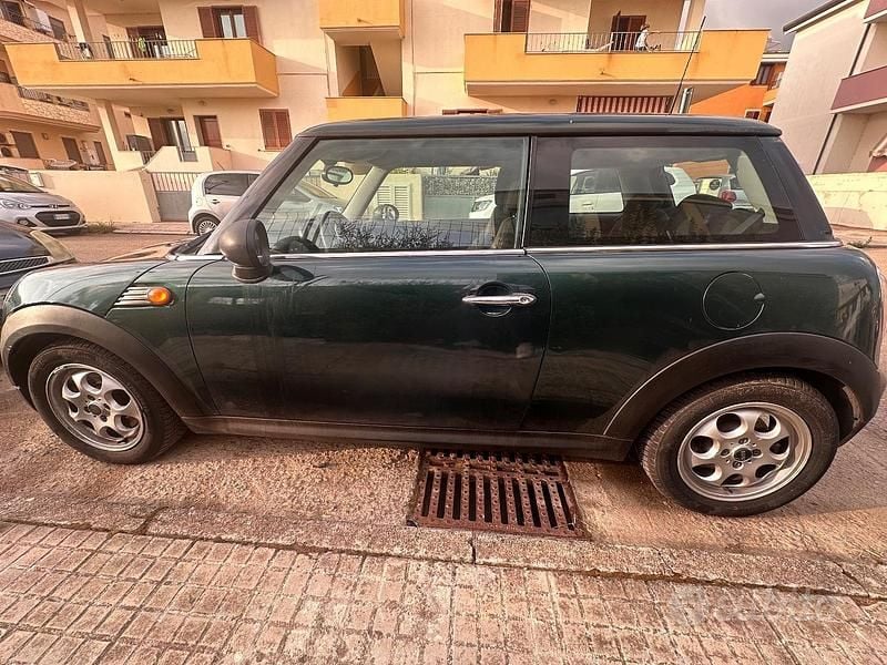Usata Mini Cooper 98 CV (72 kW) 2010 Verde Utilitaria