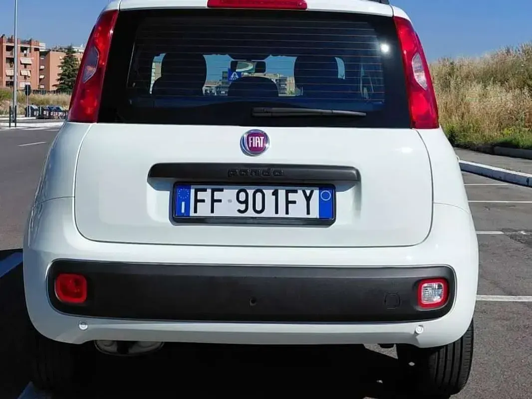 Usata Fiat Panda Lounge 69 CV (50 kW) 2016 Bianco Utilitaria