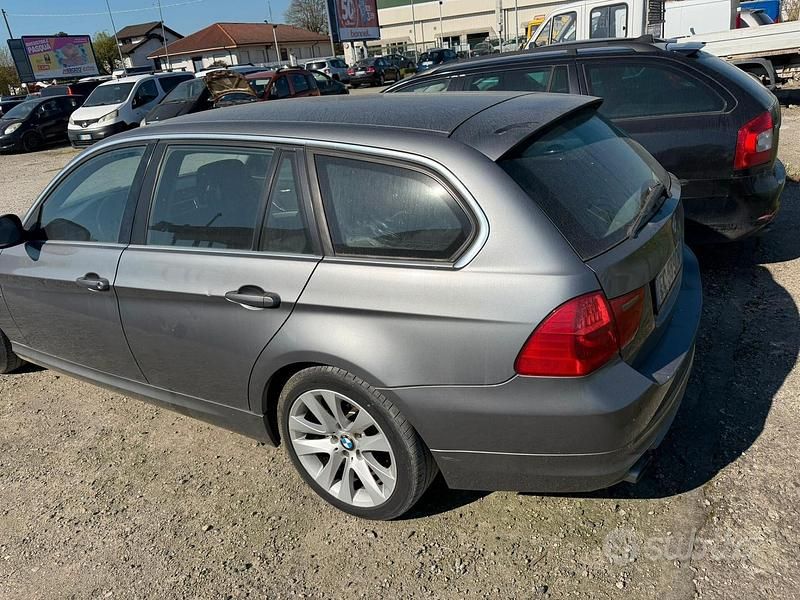 Usata BMW 318 M Sport 143 CV (105 kW) 2011 Grigio Station wagon