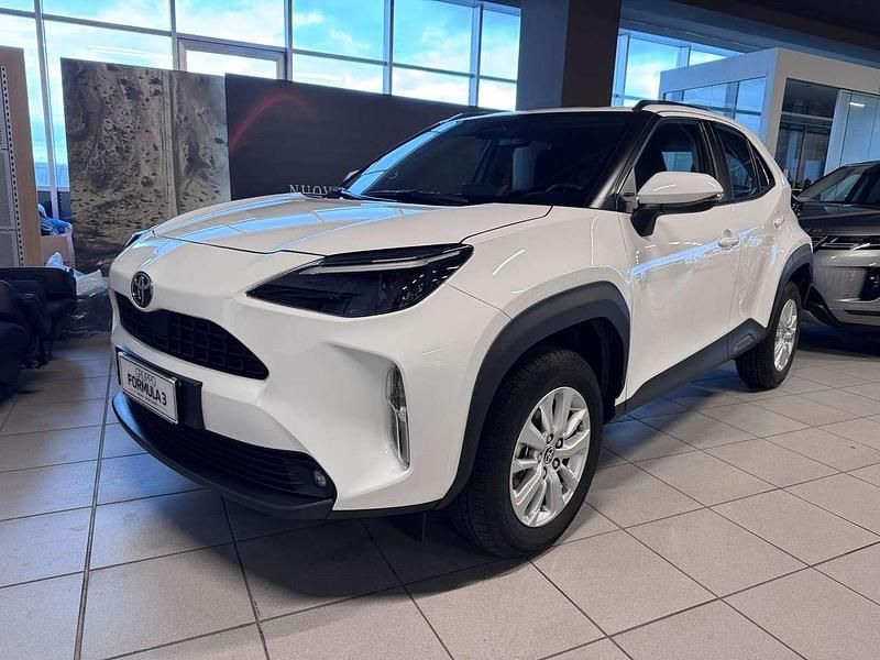 Usata Toyota Yaris Cross Active 116 CV (85 kW) 2024 Bianco SUV