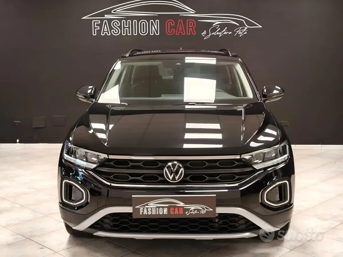Usata VW T-Roc Life 116 CV (85 kW) 2025 Nero SUV