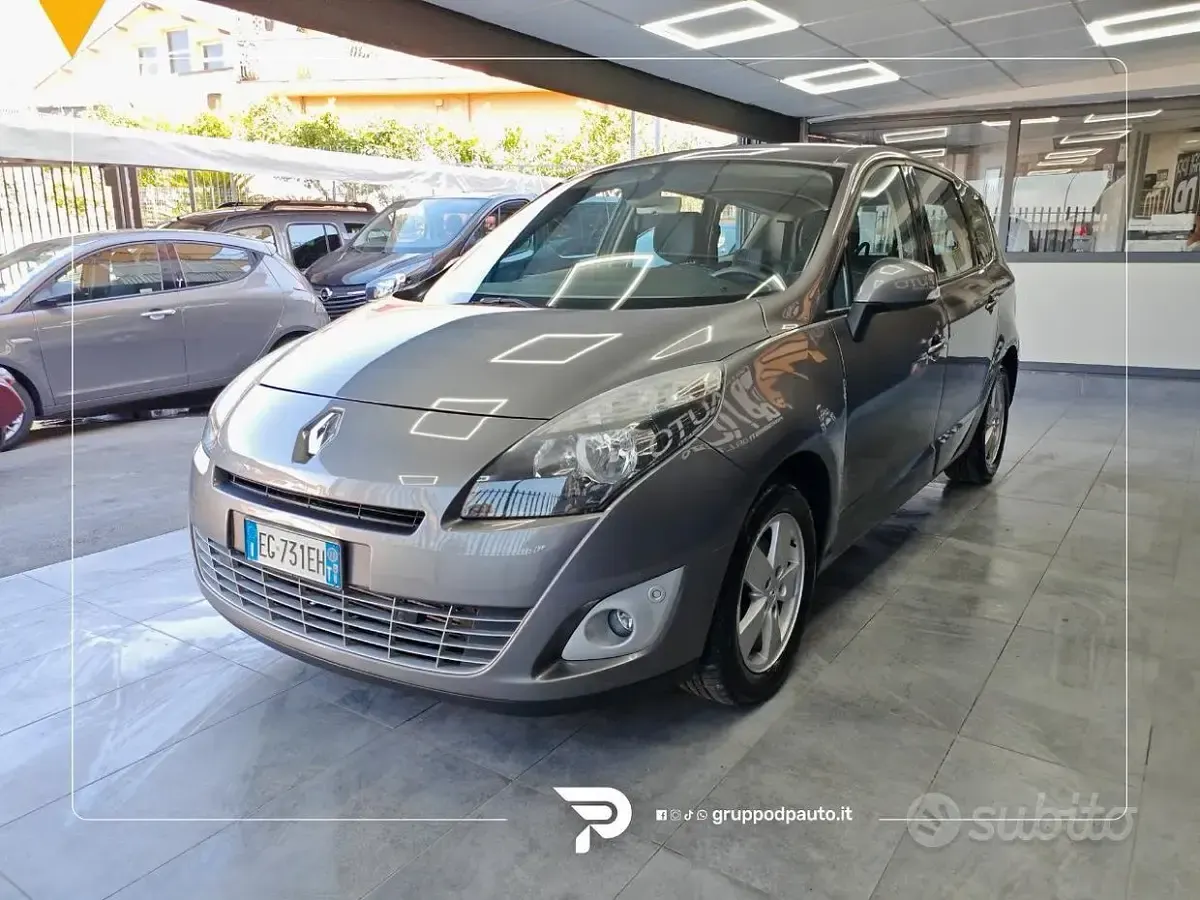 Usata Renault Scénic Luxe 131 CV (96 kW) 2011 Grigio Monovolume