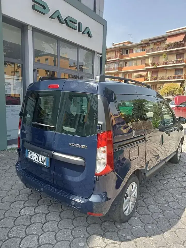Usata Dacia Dokker Comfort 102 CV (75 kW) 2019 Blu/azzurro Monovolume