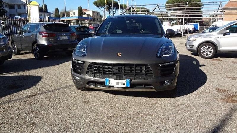 Usata Porsche Macan Sport 250 CV (183 kW) 2017 Grigio SUV
