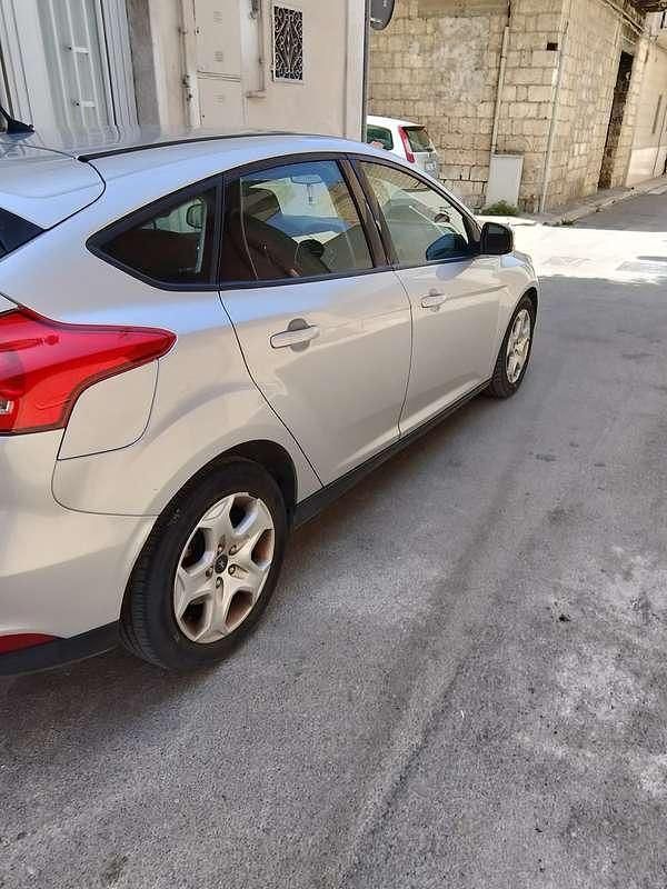 Usata Ford Focus S 120 CV (88 kW) 2016 Grigio Berlina