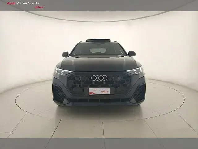 Usata Audi Q8 S-line plus 489 CV (359 kW) 2024 Grigio waitomo metallizzato SUV