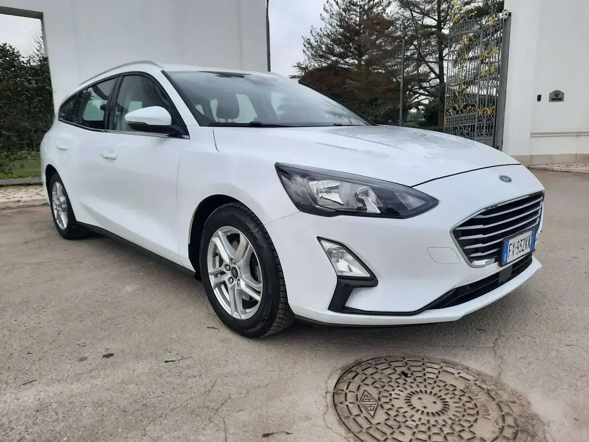 Usata Ford Focus 120 CV (88 kW) 2019 Bianco Station wagon