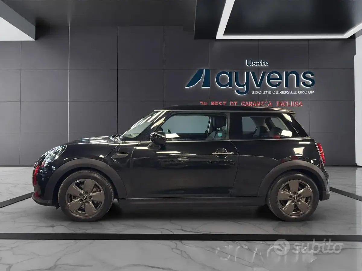 Usata Mini ONE Classic 102 CV (75 kW) 2022 Nero Utilitaria