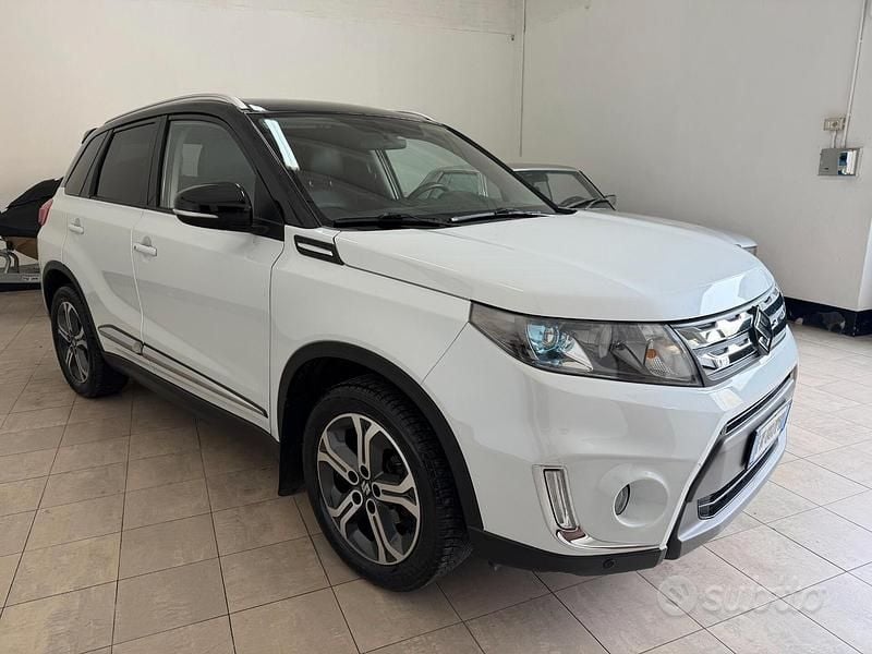 Usata Suzuki Vitara 120 CV (88 kW) 2018 Bianco SUV