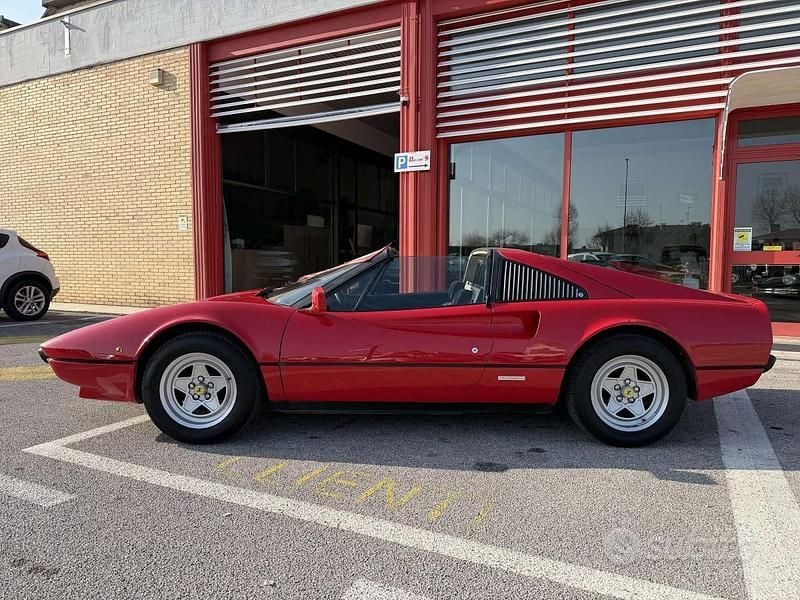 Usata Ferrari 308 215 CV (158 kW) 1981 Rosso Cabrio