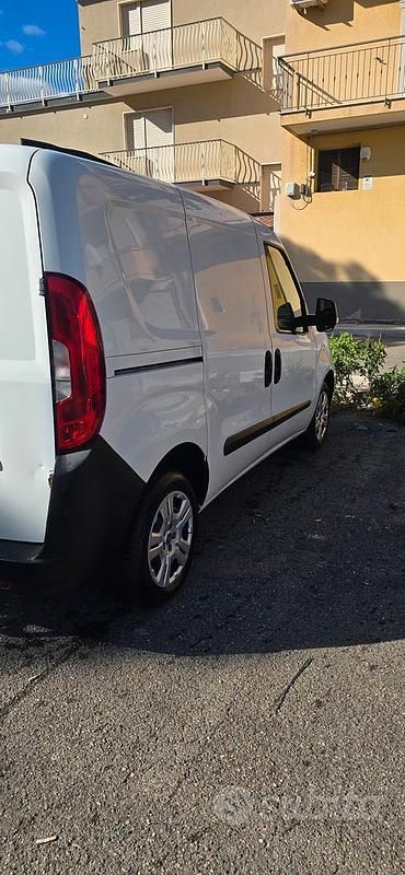 Usata Fiat Doblò 75 CV (55 kW) 2015 Monovolume