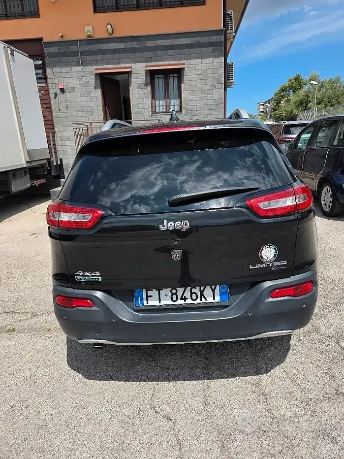 Usata Jeep Cherokee 140 CV (102 kW) 2014 SUV