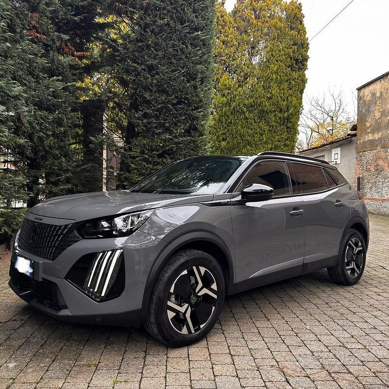 Usata Peugeot 2008 GT 131 CV (96 kW) 2024 Grigio SUV
