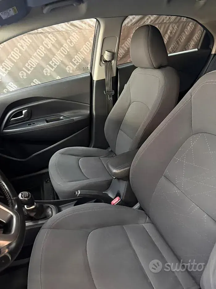 Usado Kia Rio Active 75 HP (55 kW) 2014 Preto Sedan