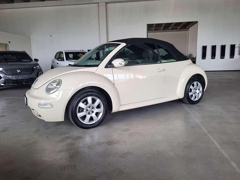 Usata VW New Beetle 75 CV (55 kW) 2005 Pastello Utilitaria