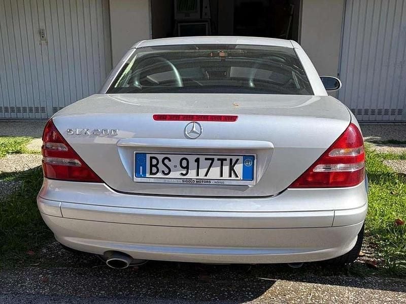Usata Mercedes SLK200 163 CV (119 kW) 2002 Grigio Cabrio