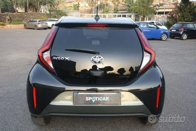 Usata Toyota Aygo X Trend 72 CV (52 kW) 2023 Verde SUV