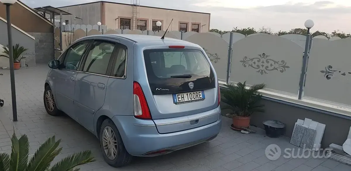 Usata Lancia Musa 95 CV (69 kW) 2011 Blu Monovolume