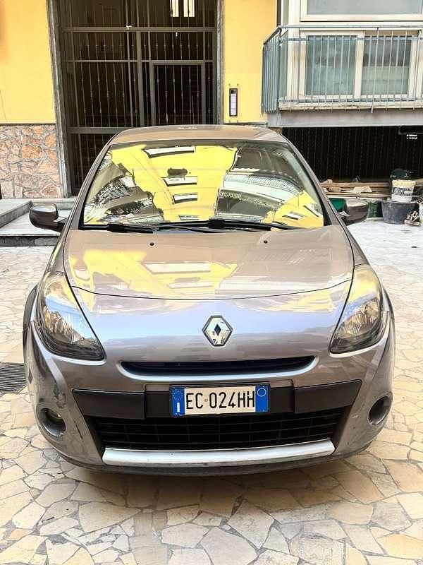 Usata Renault Clio II 75 CV (55 kW) 2010 Berlina